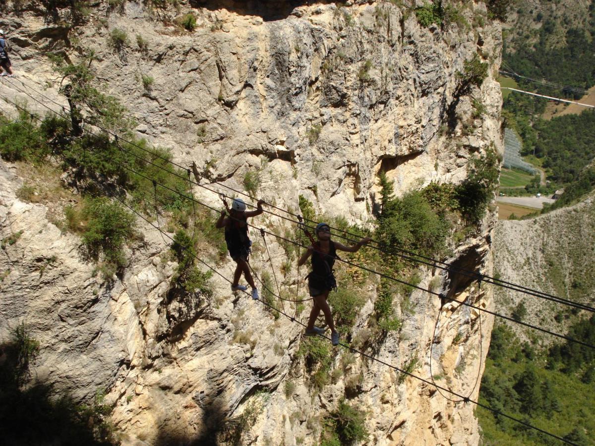 Camping Les Princes D'Orange Hotel Orpierre Buitenkant foto