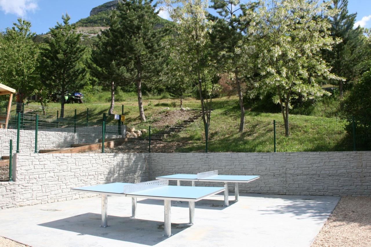 Camping Les Princes D'Orange Hotel Orpierre Buitenkant foto