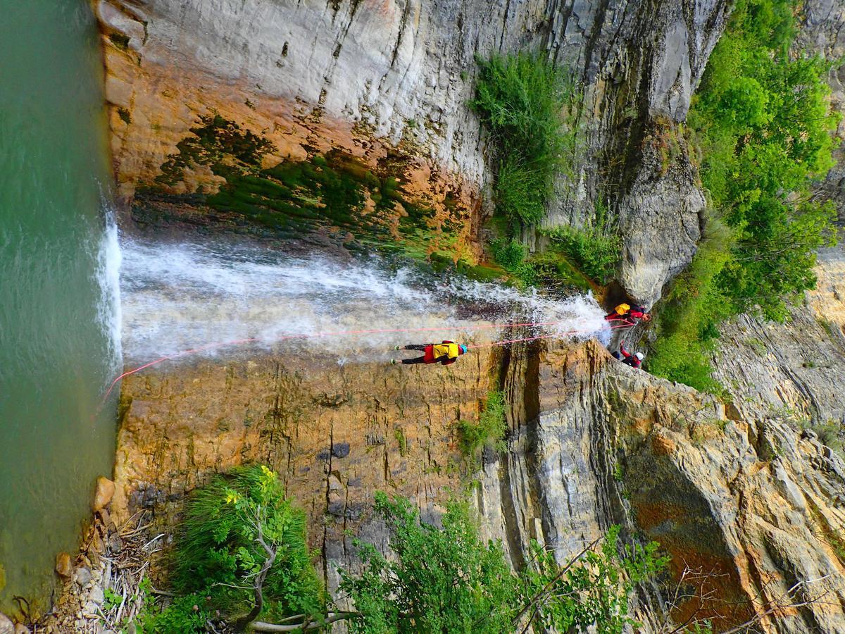 Camping Les Princes D'Orange Hotel Orpierre Buitenkant foto