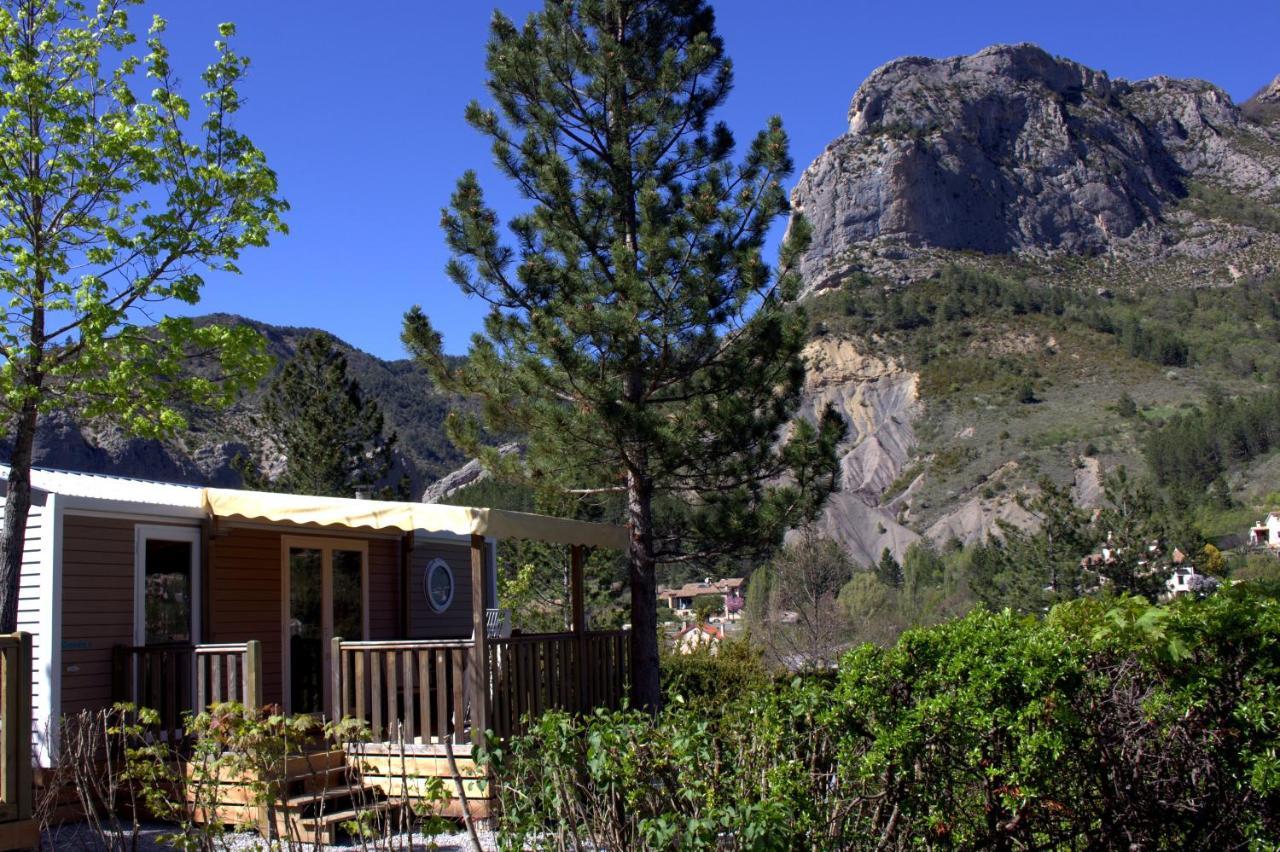 Camping Les Princes D'Orange Hotel Orpierre Buitenkant foto
