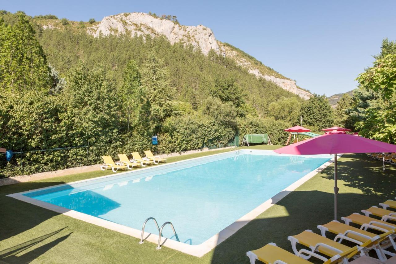 Camping Les Princes D'Orange Hotel Orpierre Buitenkant foto