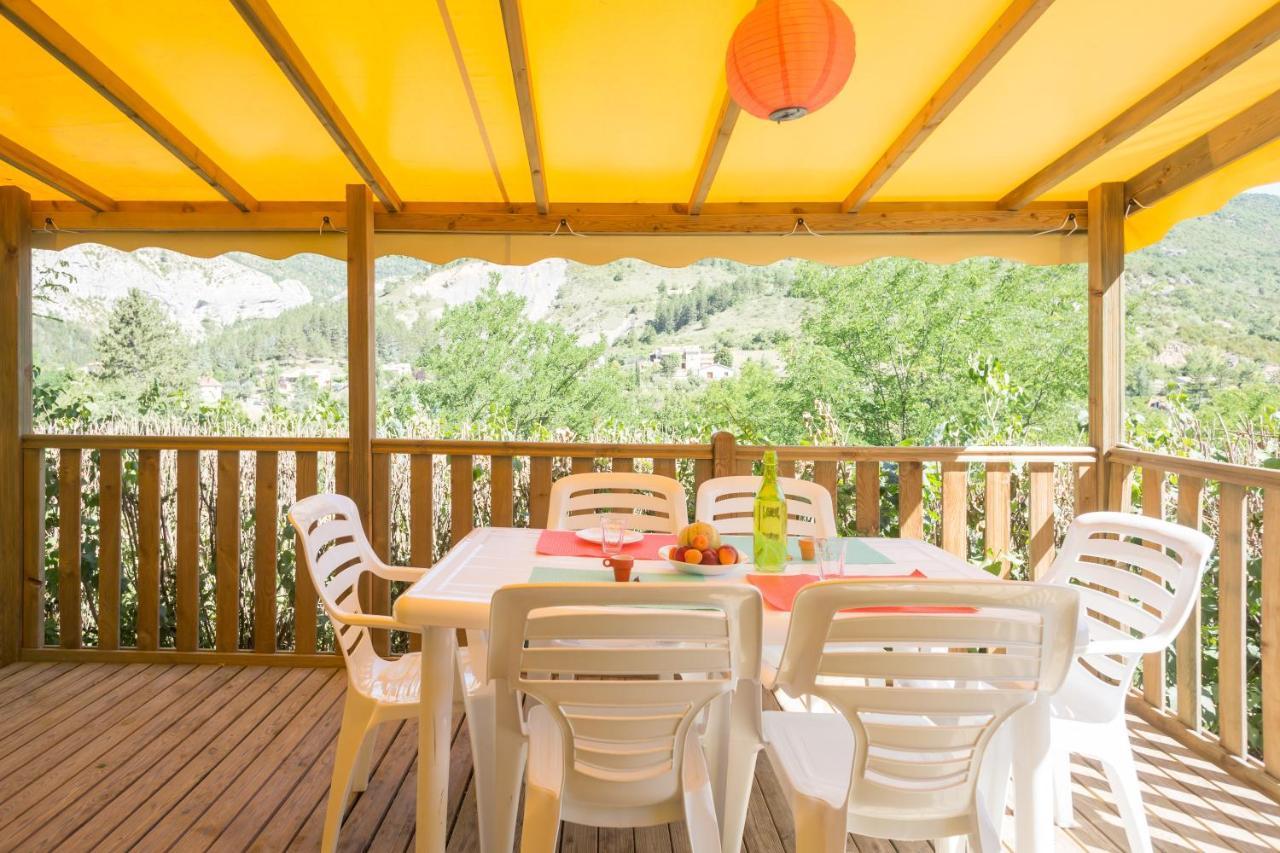 Camping Les Princes D'Orange Hotel Orpierre Buitenkant foto