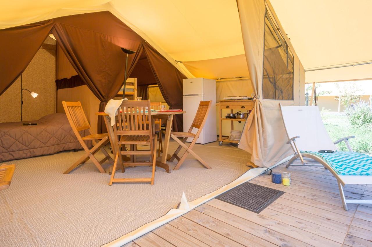 Camping Les Princes D'Orange Hotel Orpierre Buitenkant foto