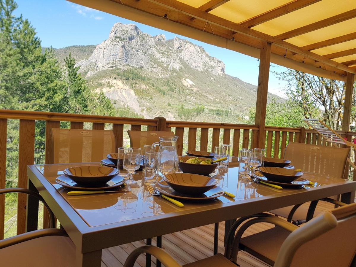 Camping Les Princes D'Orange Hotel Orpierre Buitenkant foto