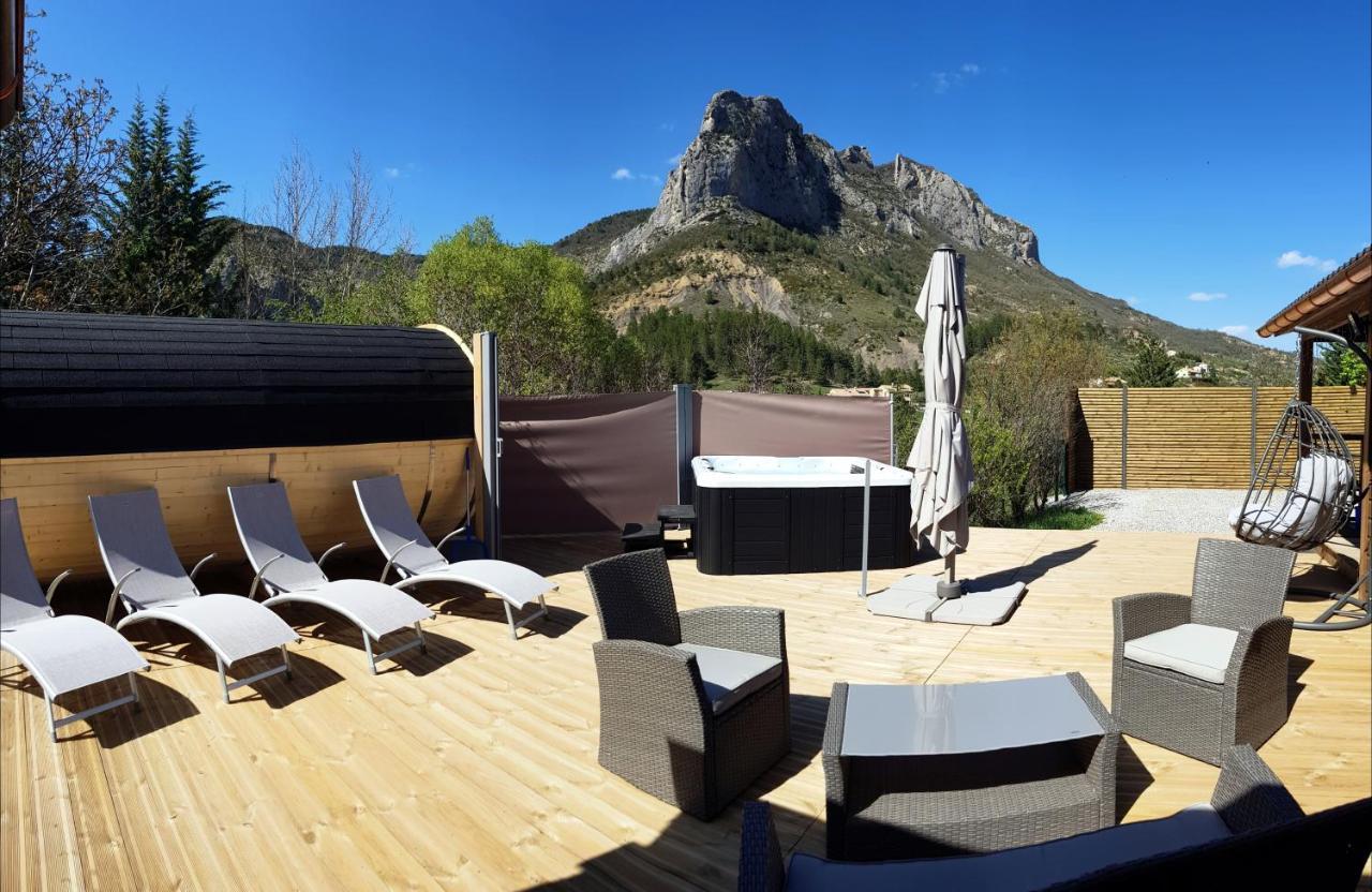 Camping Les Princes D'Orange Hotel Orpierre Buitenkant foto
