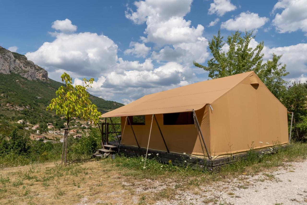 Camping Les Princes D'Orange Hotel Orpierre Buitenkant foto