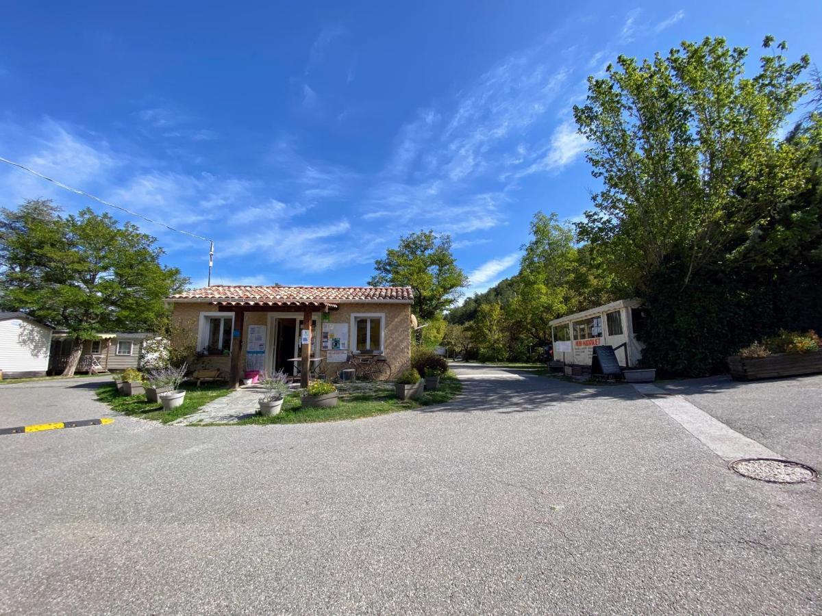 Camping Les Princes D'Orange Hotel Orpierre Buitenkant foto