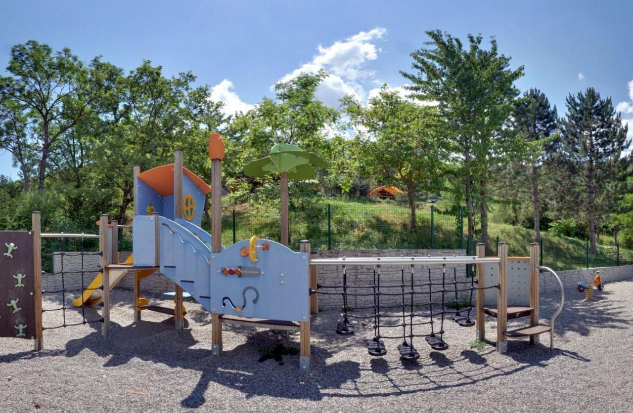 Camping Les Princes D'Orange Hotel Orpierre Buitenkant foto