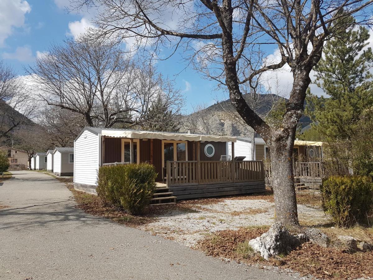 Camping Les Princes D'Orange Hotel Orpierre Buitenkant foto