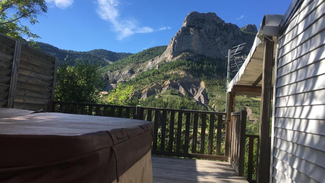 Camping Les Princes D'Orange Hotel Orpierre Buitenkant foto